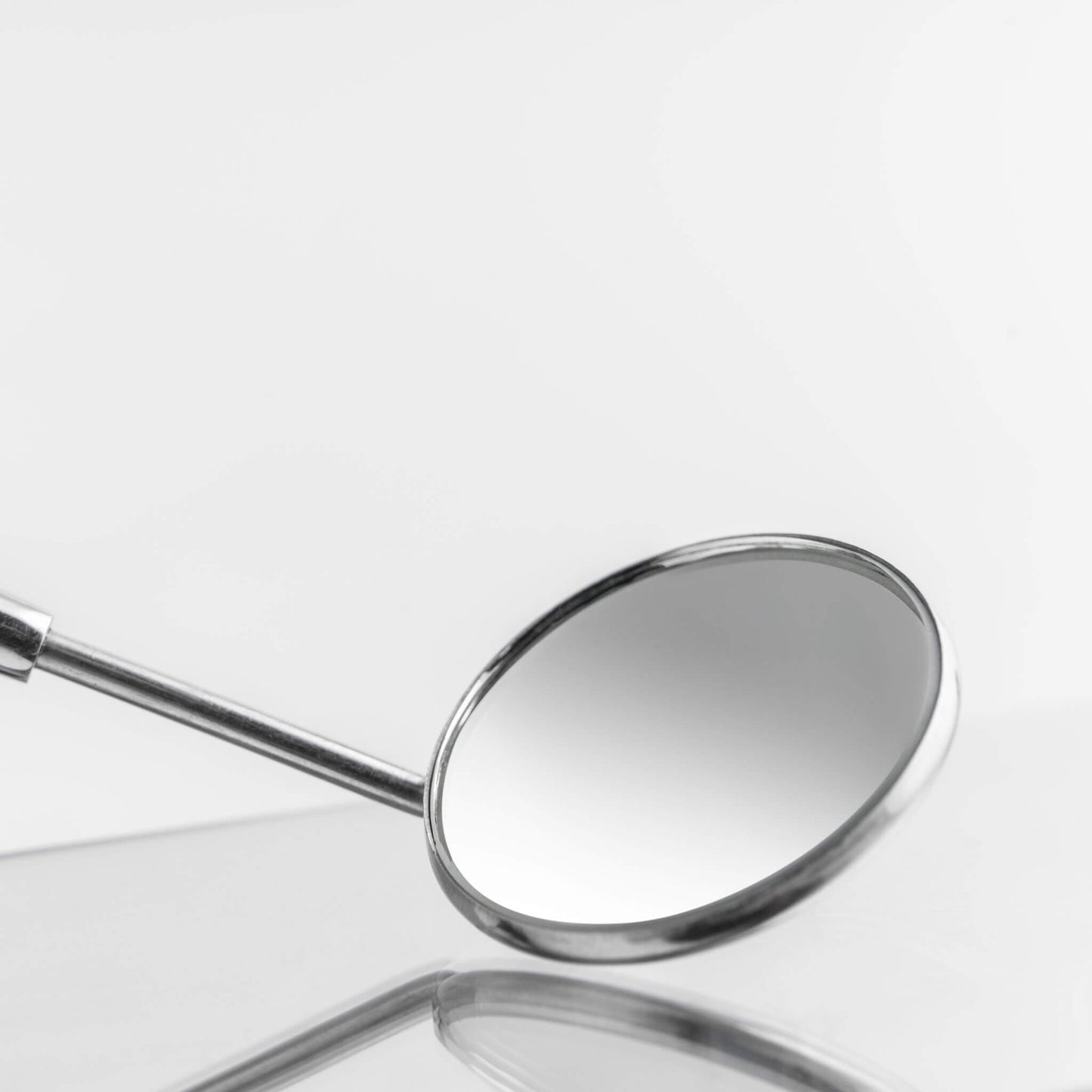 Eye See You Eyelash Mirrored Hand Tool