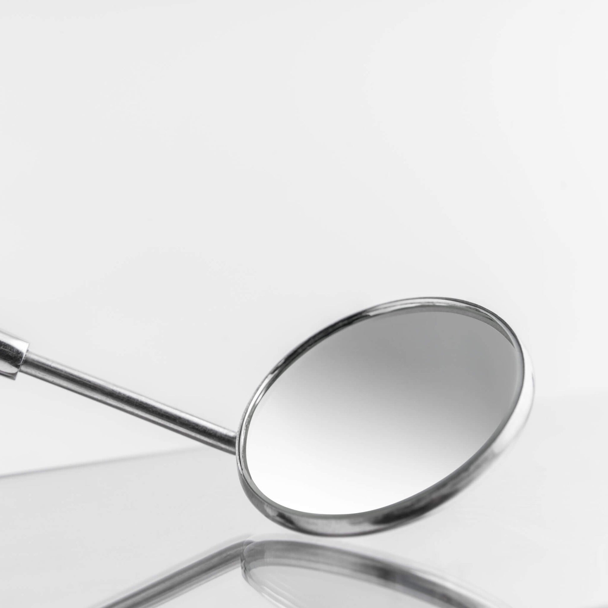 Eye See You Eyelash Mirrored Hand Tool